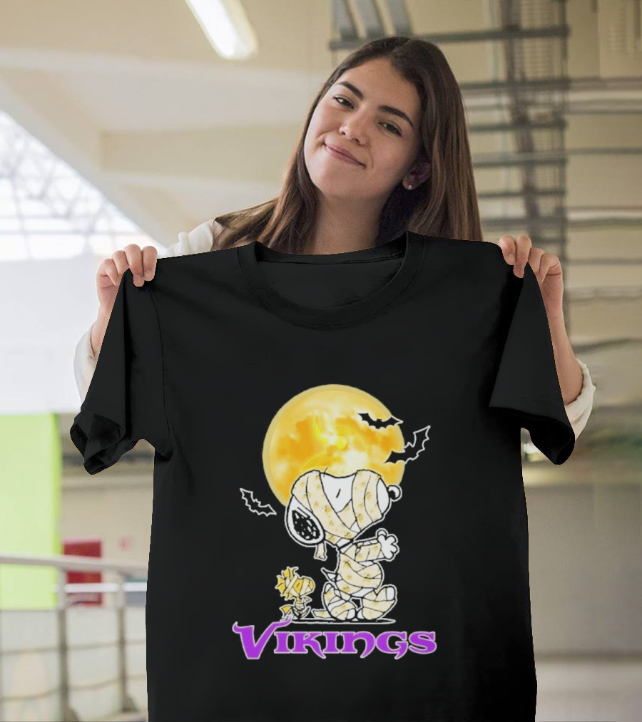 Snoopy Woodstock Vikings Halloween Mummy Moon T-Shirt
