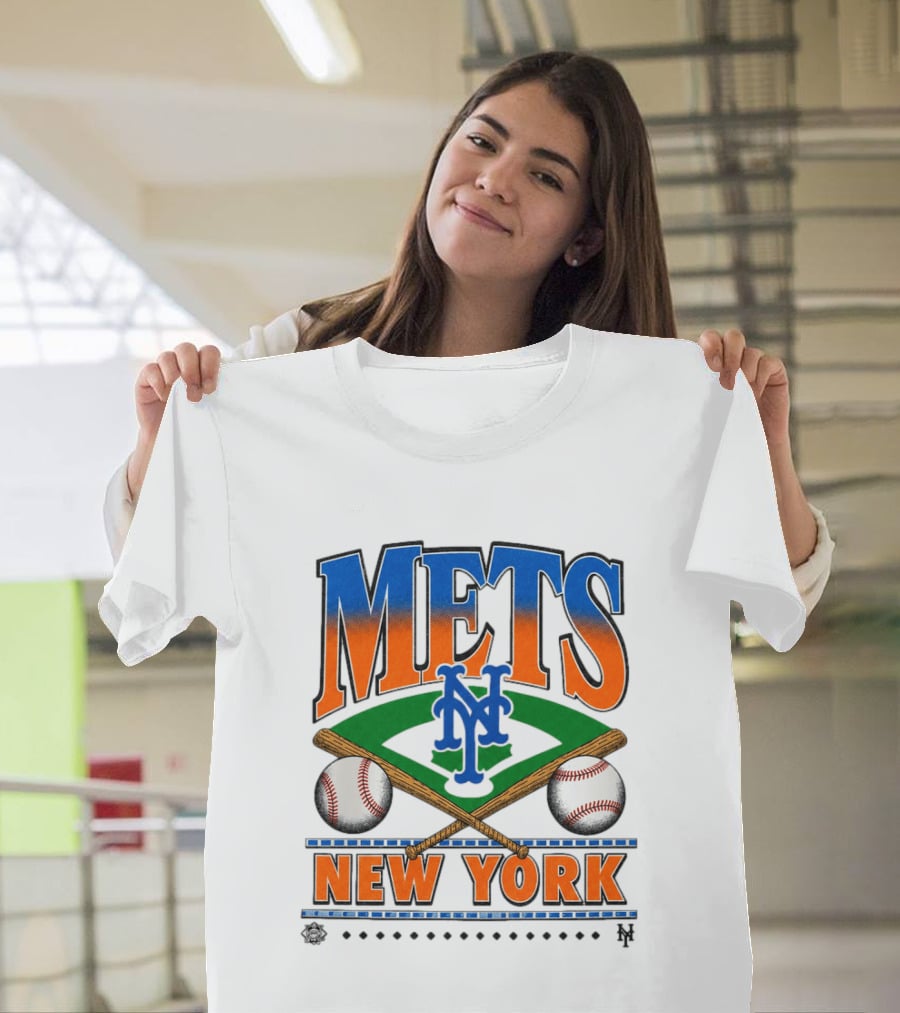 Mets New York Baseball NYC Team Two Bats Two Baseballs Crossed Bat T-Shirt