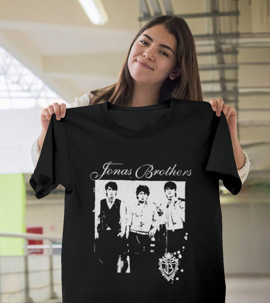 Jonas Brothers Tour Music Iconic Band Concert Memorabilia T-Shirt