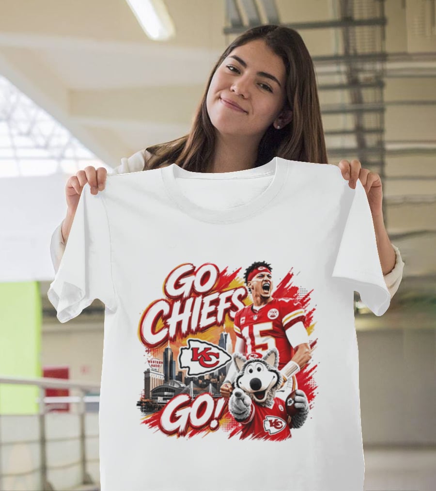 Go Chiefs Kansas City Patrick Mahomes 15 KC Football T-Shirt