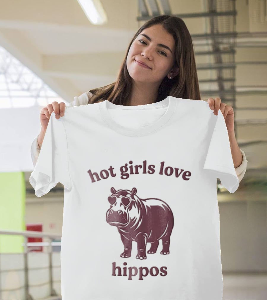 Hot Girls Love Hippos With Heart Glasses T-Shirt