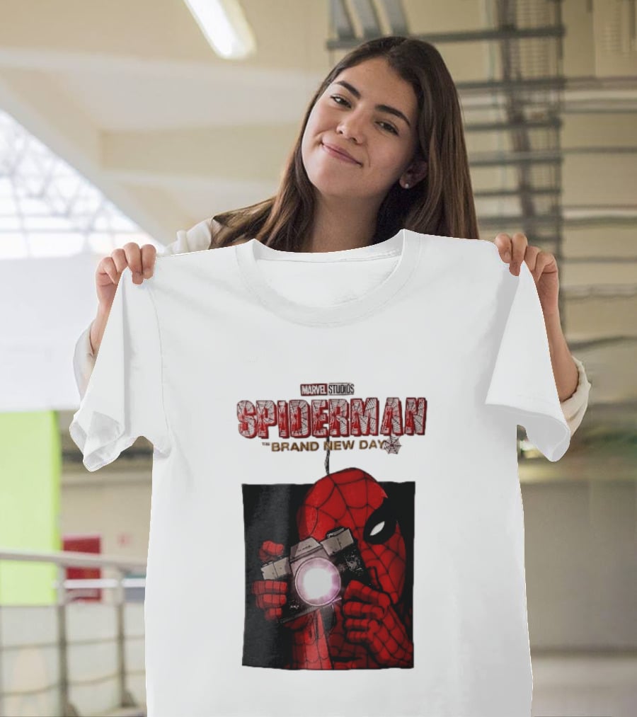Marvel Studios Spiderman The Brand New Day Masked Hero Camera Flash T-Shirt