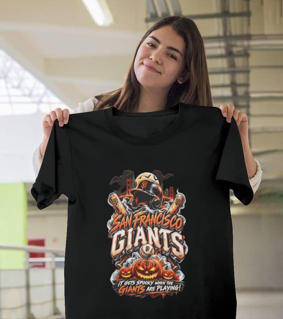 San Francisco Giants It Gets Spooky When The Giants Are Playing Halloween T-Shirt