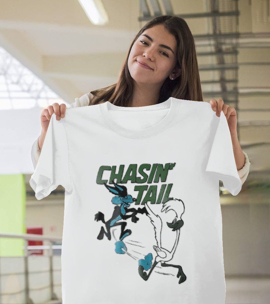 Chasin' Tail Looney Tunes Cartoon Bugs Bunny And Bull T-Shirt