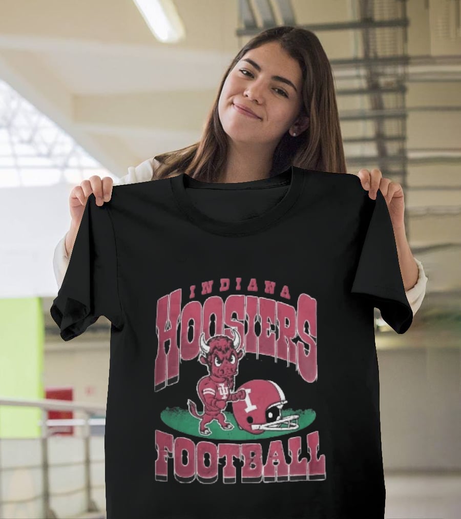 Indiana Hoosiers Football Distressed Cartoon Bull Helmet T-Shirt