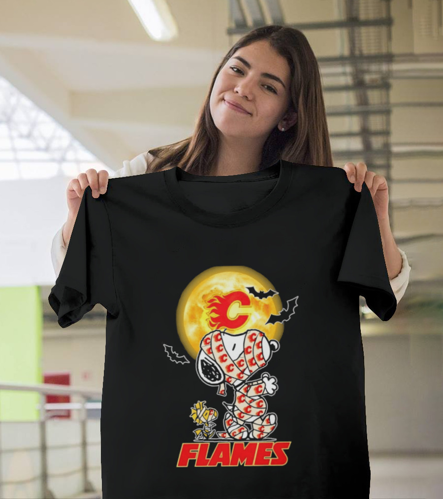 Flames Halloween Snoopy Woodstock Mummy Cosplay Calgary C Bat Moon T-Shirt