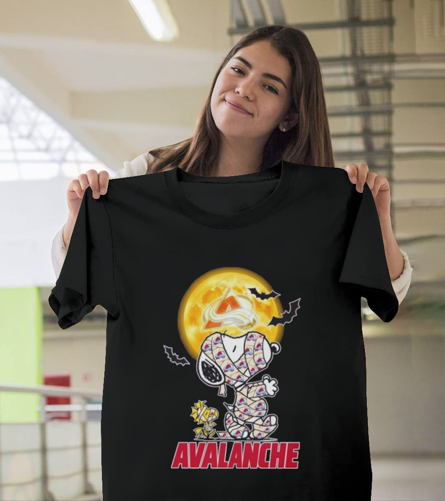 Colorado Avalanche Snoopy Woodstock Halloween Mummy Full Moon Bats T-Shirt