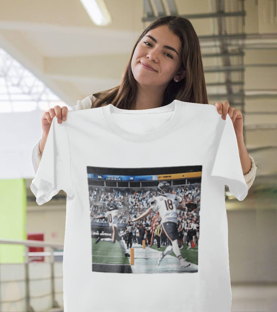 Chicago Bears Caleb Williams Rome Odunze Players Photo NFL Football Action T-Shirt