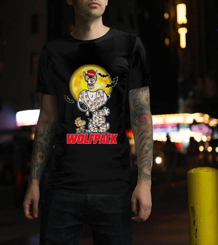 NC State Wolfpack Snoopy Woodstock Halloween Mummy Cosplay Moon T-Shirt