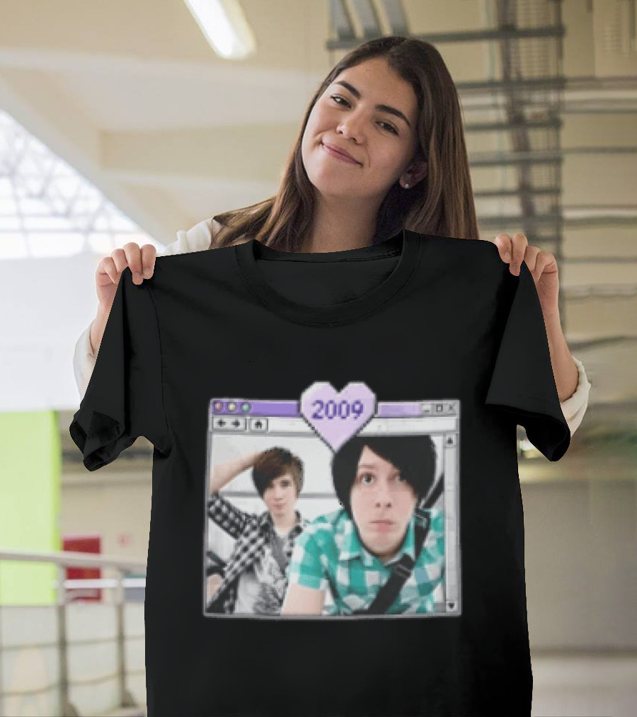 2009 Pixel Heart Icon Dan Howell Phil Lester In Computer Window T-Shirt