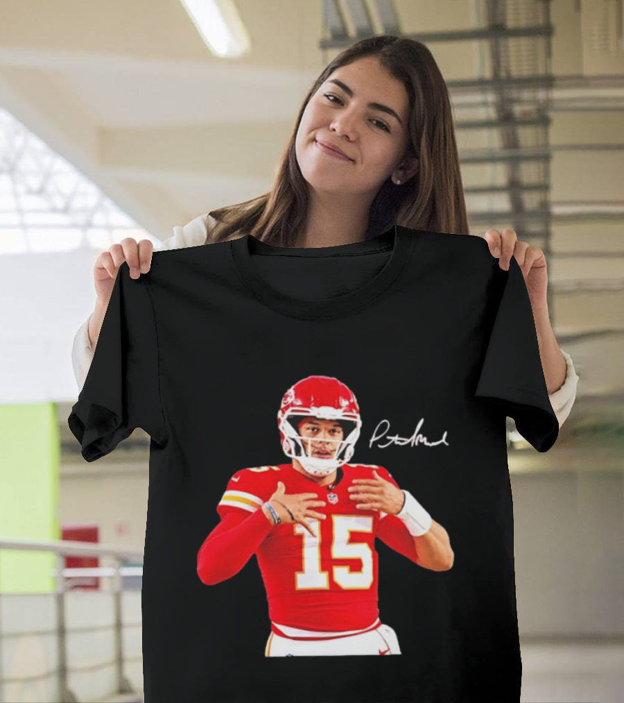Patrick Mahomes Kansas City Chiefs Number 15 Autograph NFL Quarterback T-Shirt