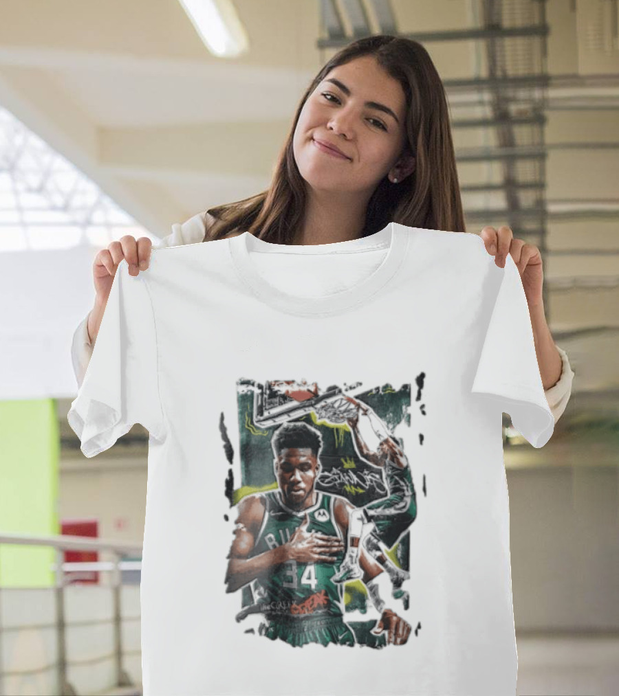 Milwaukee Bucks Giannis Dunking Greek Freak Paint Splatter Collage T-Shirt