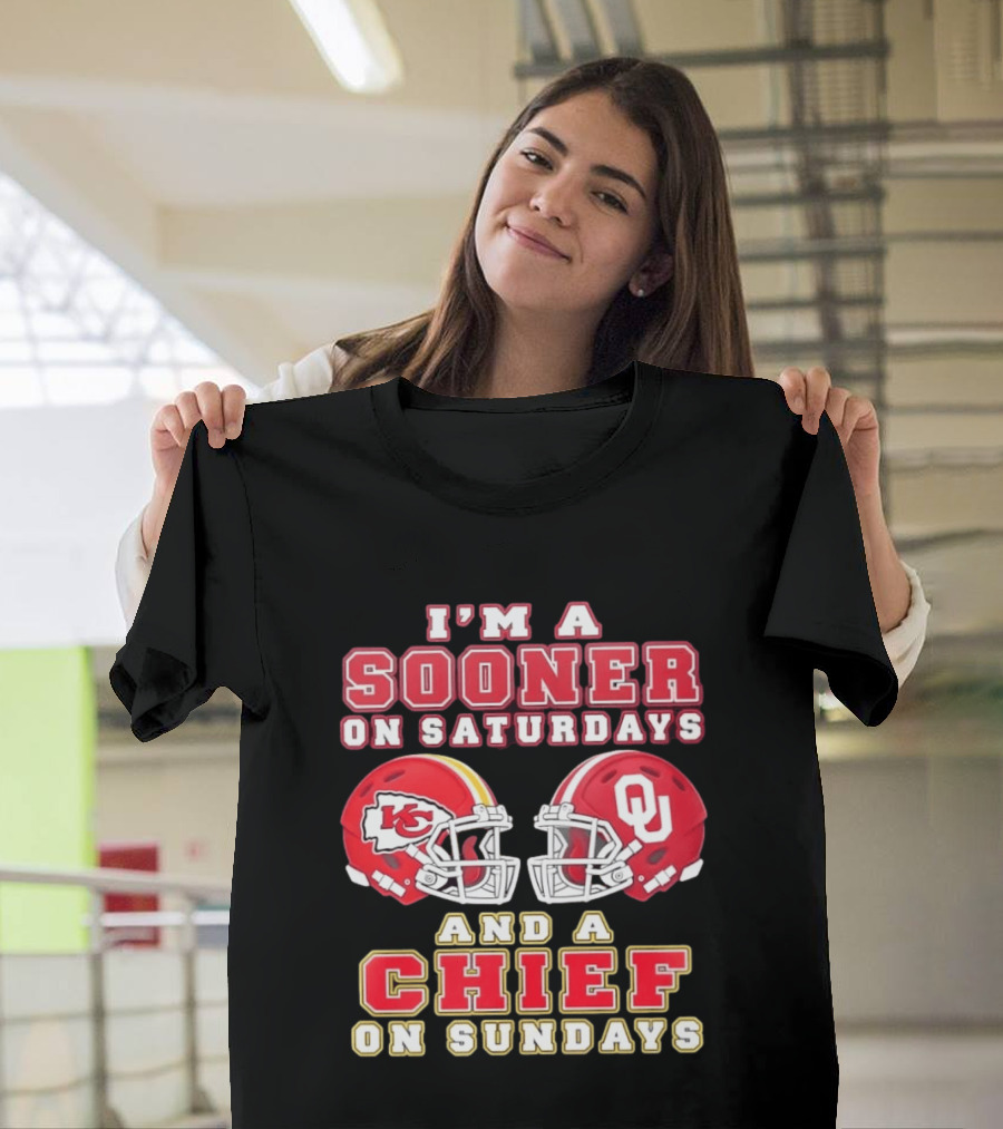 I'm A Sooner On Saturdays And A Chief On Sundays Kansas City OU Football Helmets T-Shirt