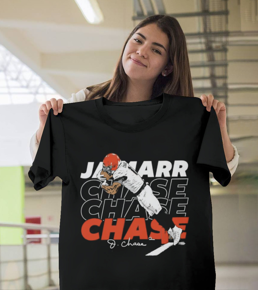 Ja'Marr Chase Cincinnati Bengals Toe Tap Catch Football J. Chase T-Shirt