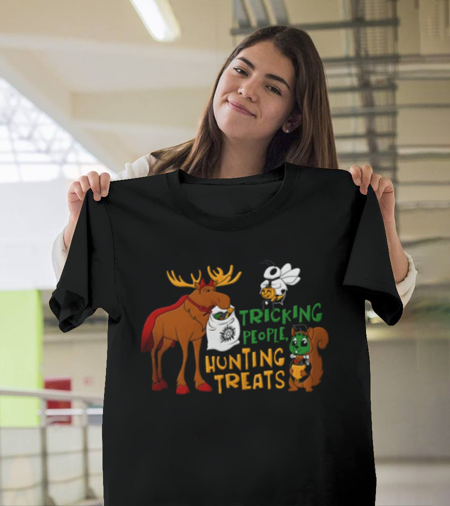 Tricking People Hunting Treats Moose Squirrel Ghost Halloween T-Shirt