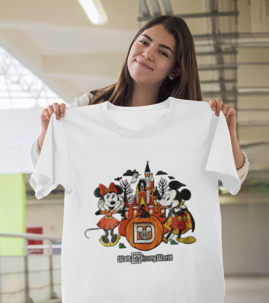 Walt Disney World Halloween Minnie Mouse Mickey Castle Pumpkin T-Shirt