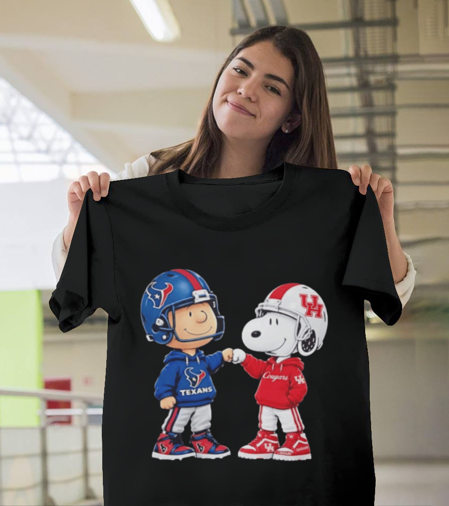 Peanuts Snoopy And Charlie Brown Houston Texans Vs Houston Cougars Fan Gear T-Shirt