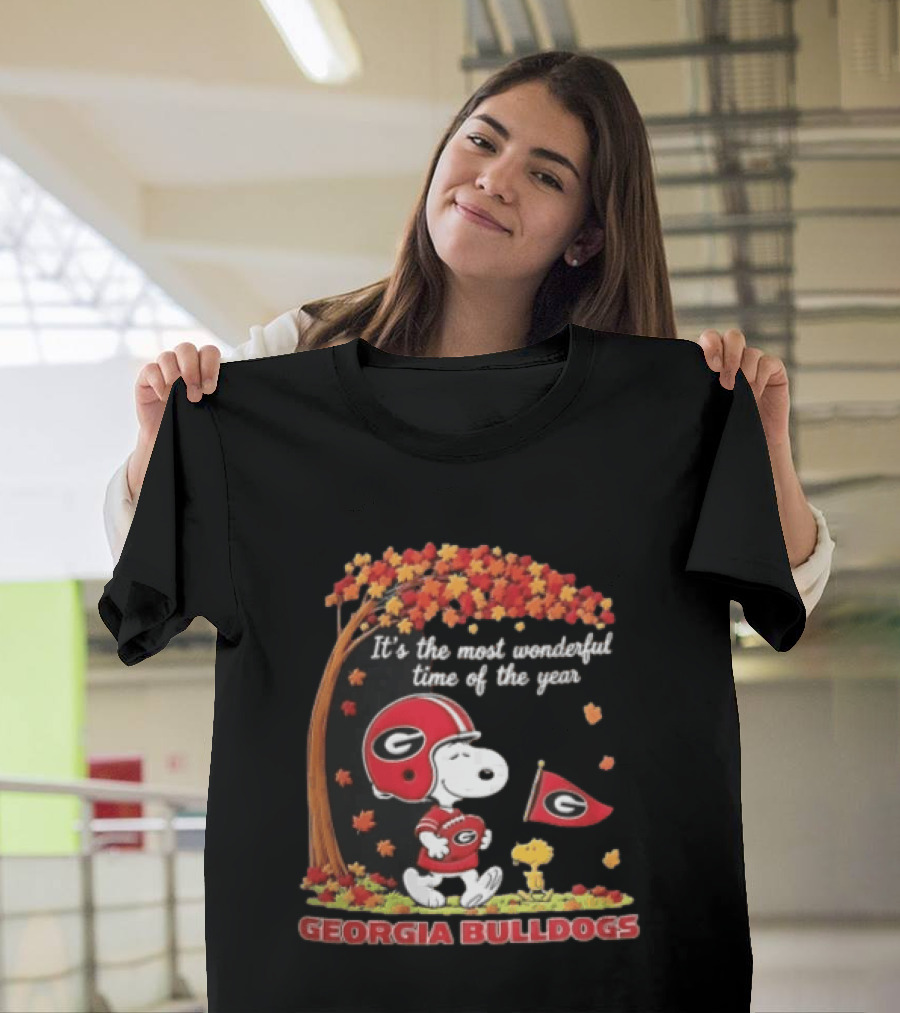 Georgia Bulldogs Snoopy It's The Most Wonderful Time Of The Year Autumn Peanuts Football Fans T-Shirt
