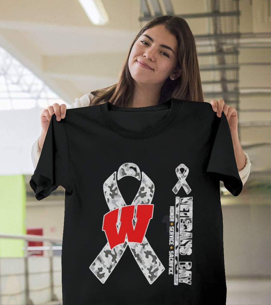 Wisconsin Badgers 2026 Veterans Day Camouflage Ribbon Honor Service Sacrifice T-Shirt