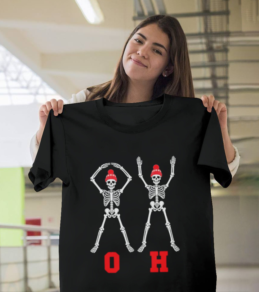 Ohio Skeleton Couple Halloween With Red Hats O H Formation T-Shirt