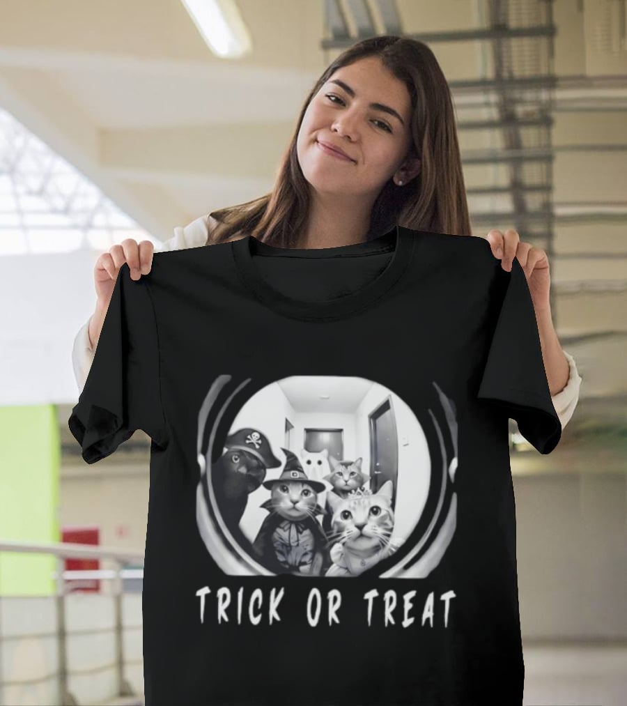 Trick Or Treat Cats Halloween 2026 T-Shirt
