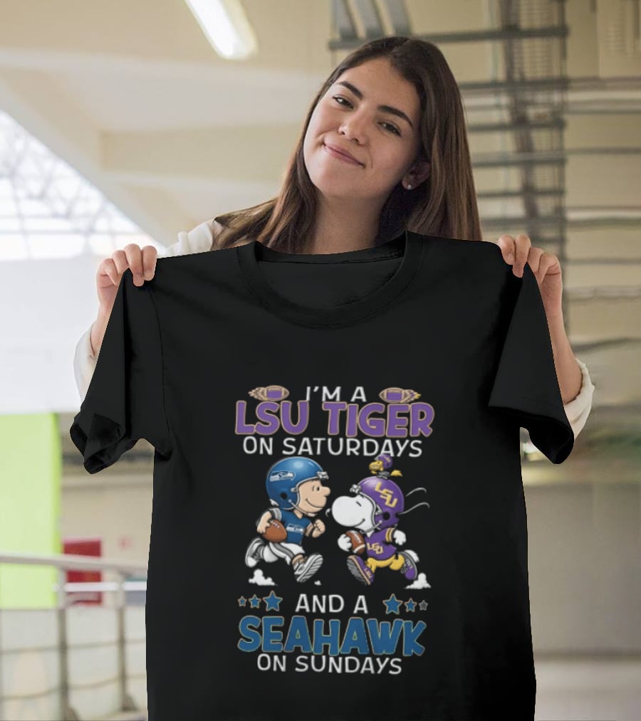 Charlie Brown Snoopy I Am A LSU Tiger On Saturdays And A Seahawk On Sundays T-Shirt