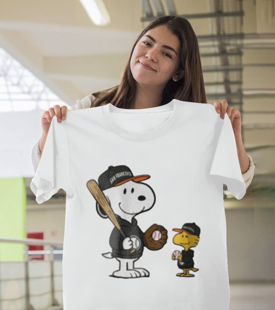 San Francisco Giants Snoopy Woodstock Baseball Caps Peanuts Characters T-Shirt