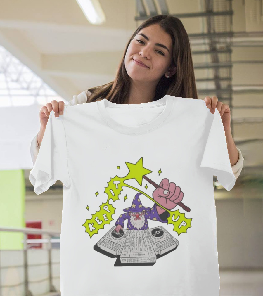 Wizard DJ Keep It Up Music Producer DJing Magic Spell Turntable Controller T-Shirt