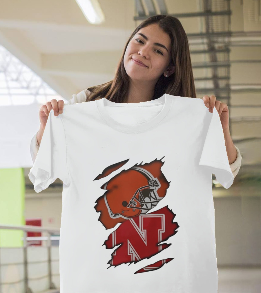 Cleveland Browns Football Helmet Nebraska Cornhuskers N Distressed T-Shirt