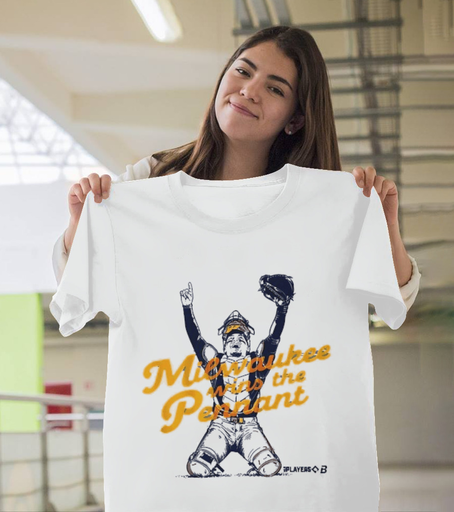 Milwaukee Wins The Pennant Catcher Celebration T-Shirt
