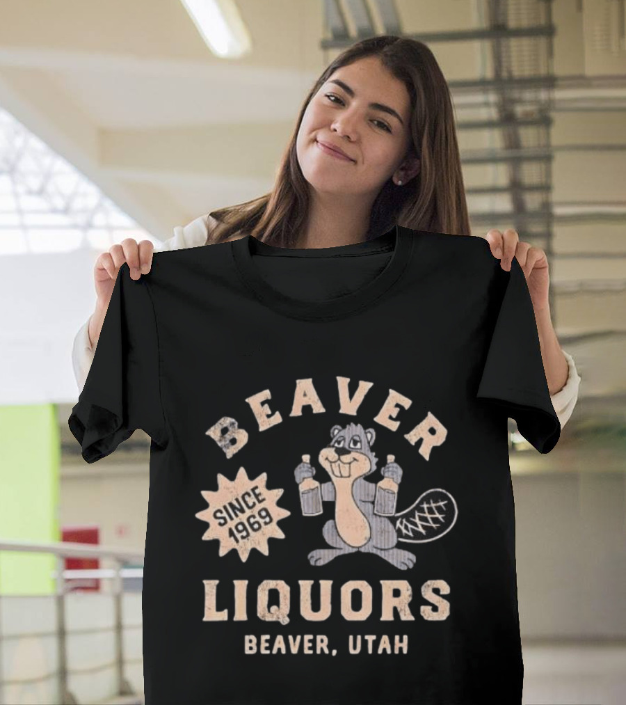 Beaver Liquors Since 1969 Beaver Utah Retro Beaver With Bottles T-Shirt