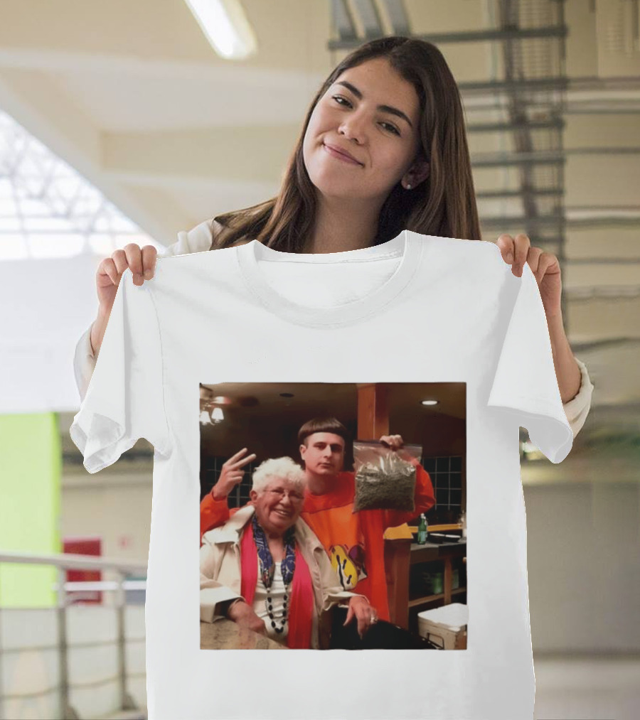 Oliver Tree Peace Sign Grandma Holding Bag T-Shirt