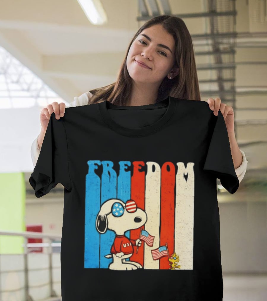 Freedom Snoopy Woodstock Peanuts USA 250th Anniversary Patriotic Celebration T-Shirt