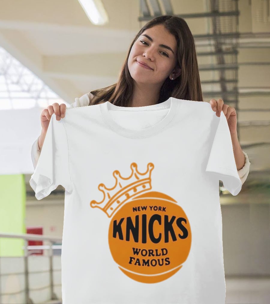 New York Knicks NBA Basketball World Famous Crown T-Shirt