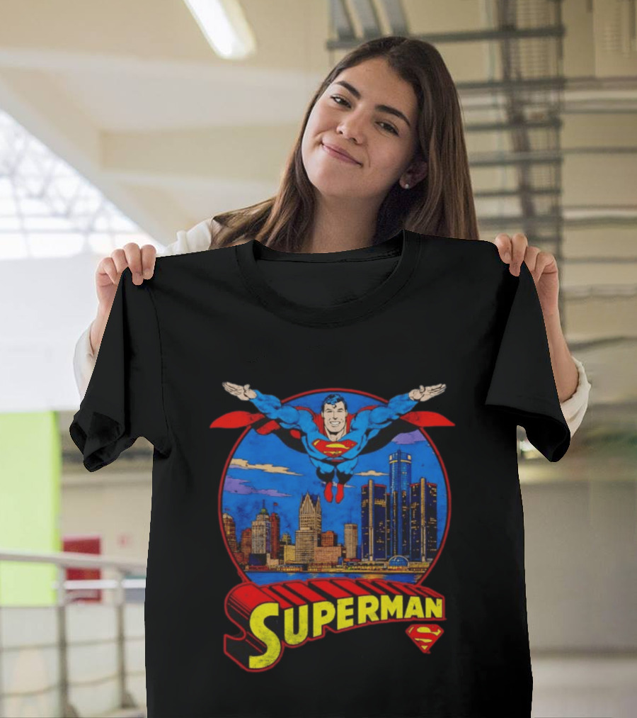 Superman Flying Over Detroit Skyline Vintage Comic T-Shirt