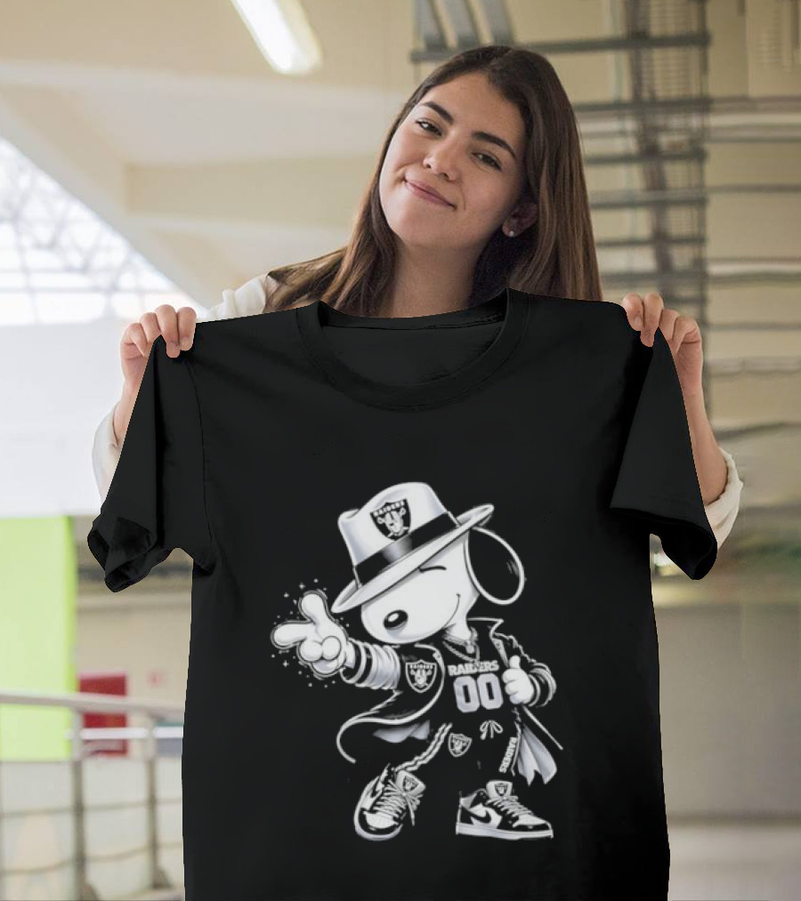 Snoopy X Las Vegas Raiders 00 Football Character With Team Symbol In White T-Shirt