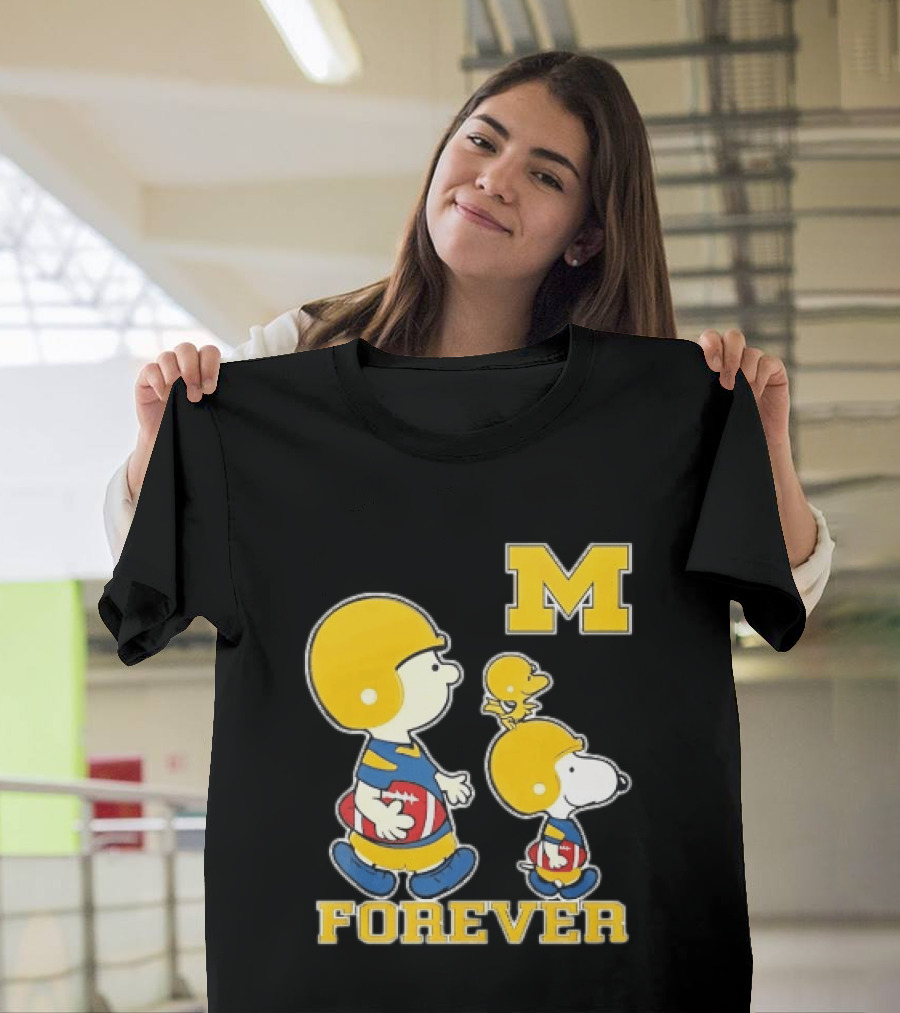 Peanuts Forever Michigan Wolverines M Football Charlie Brown Snoopy Woodstock T-Shirt