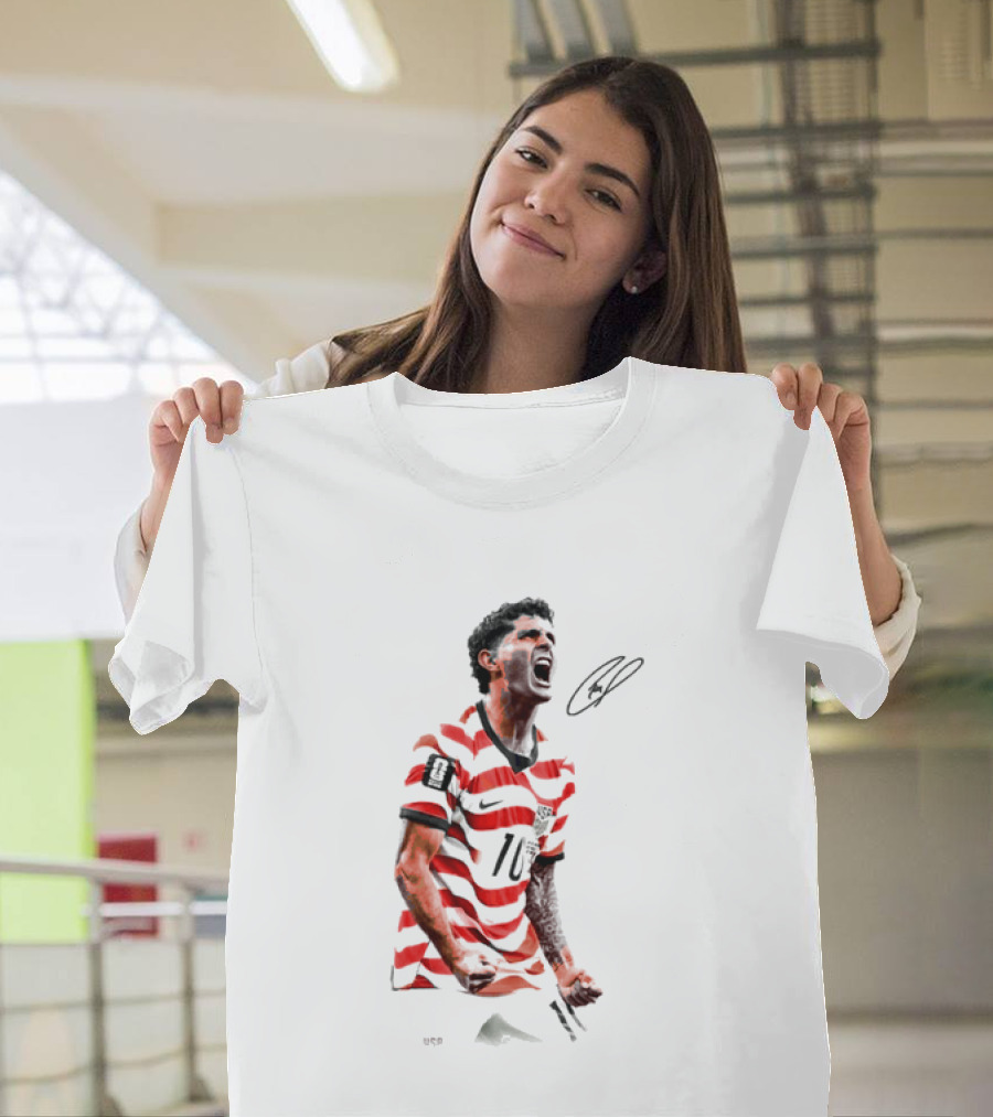 USA 10 Christian Pulisic Soccer Star Jersey Signature T-Shirt