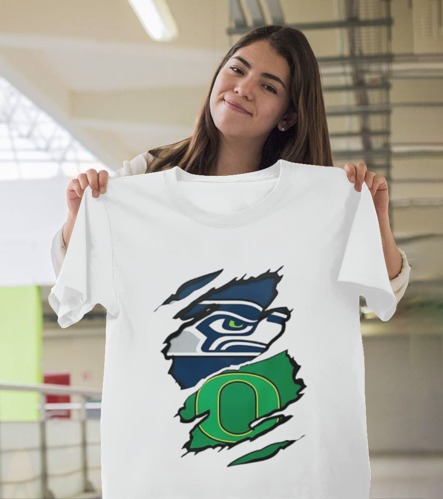 Seattle Seahawks Oregon Ducks Ripped Skin Effect NFL College Team Spirit T-Shirt