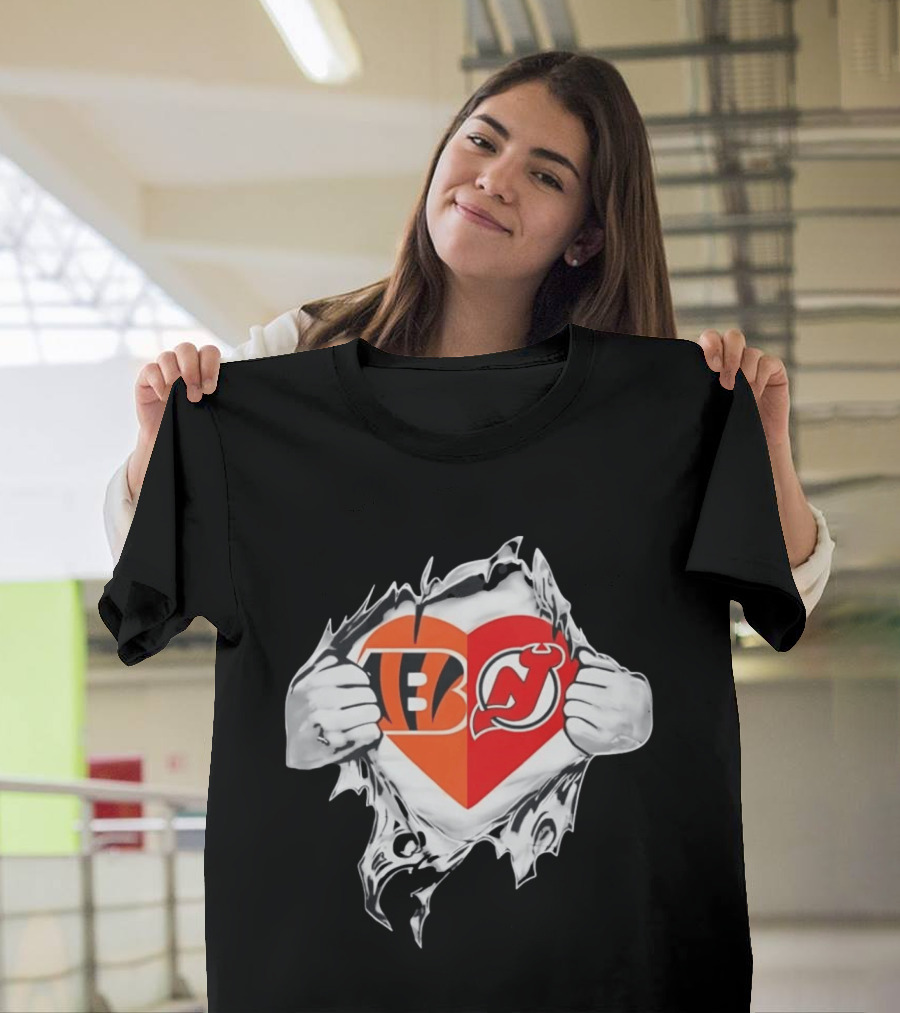 Bengals Devils Tattered Heart Shape Fan T-Shirt