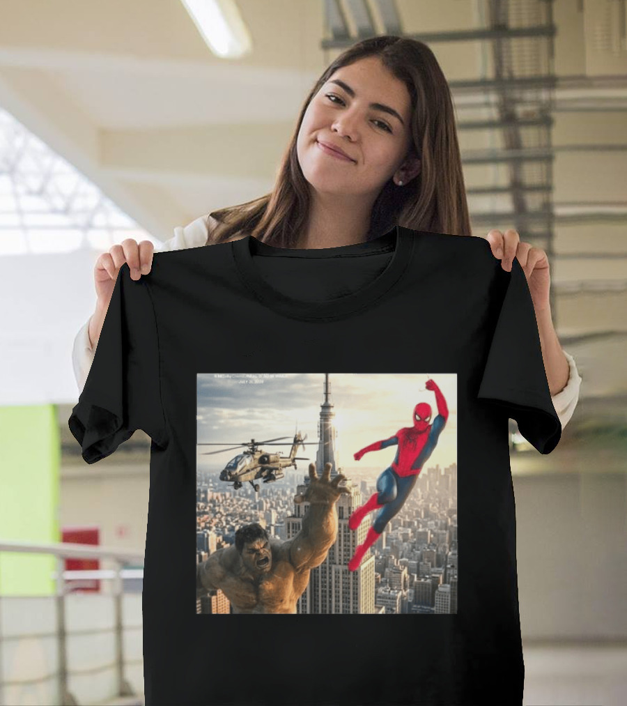 Brand New Day Spider Man And Hulk In Epic New York Battle Scene T-Shirt