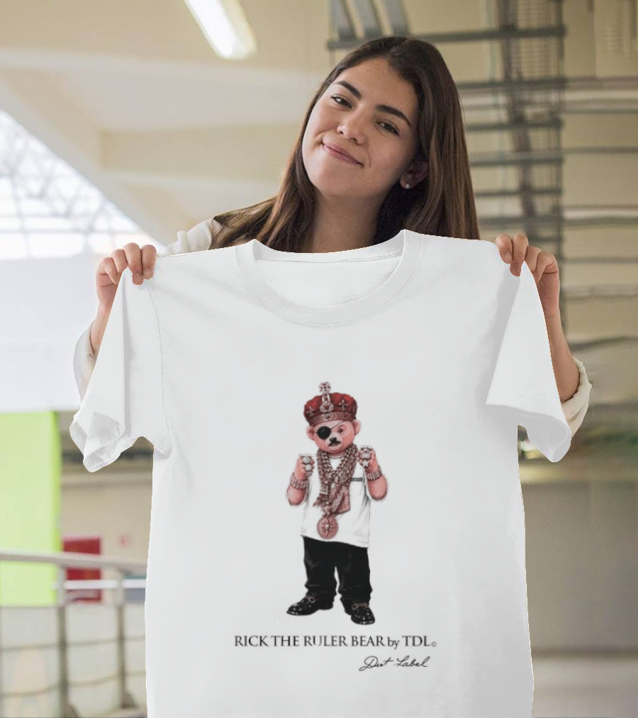 Rick The Ruler Bear Slick Rick Hip Hop TDL Dut Label Iconic Crown Eyepatch T-Shirt