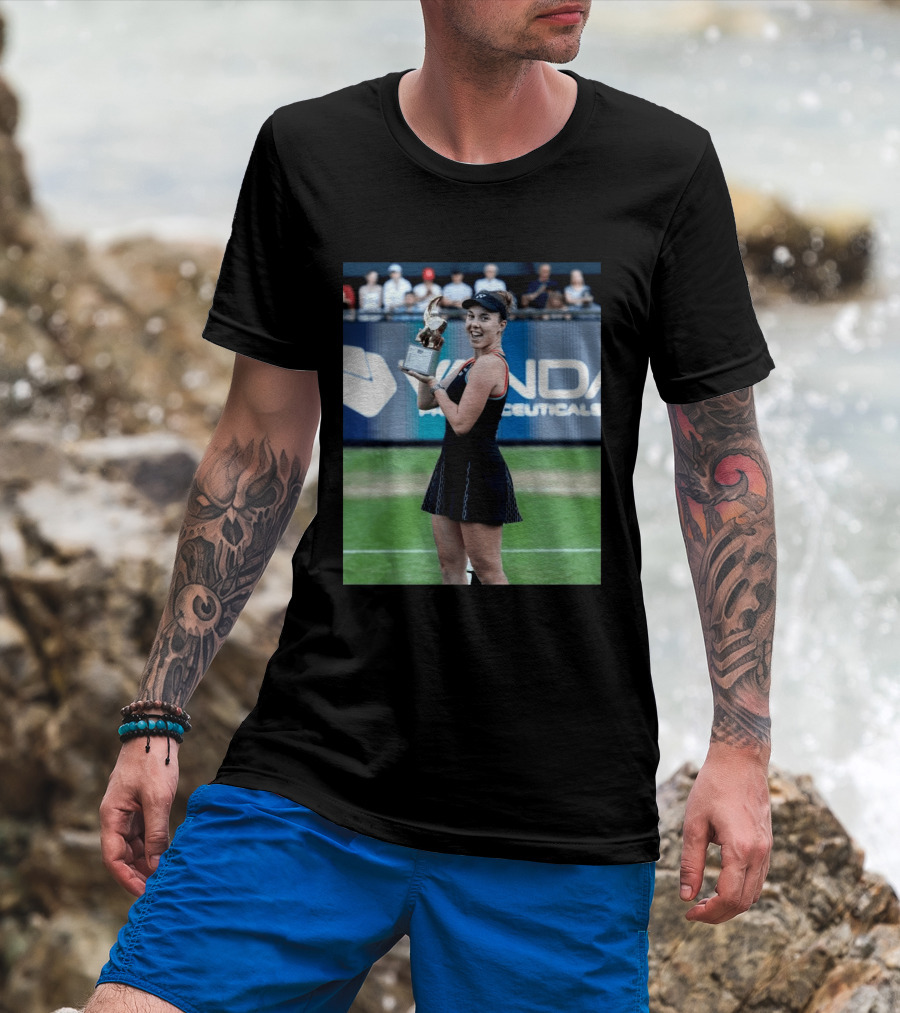 Linda Wins Tennis Title Holding Trophy On Grass Court T-Shirt