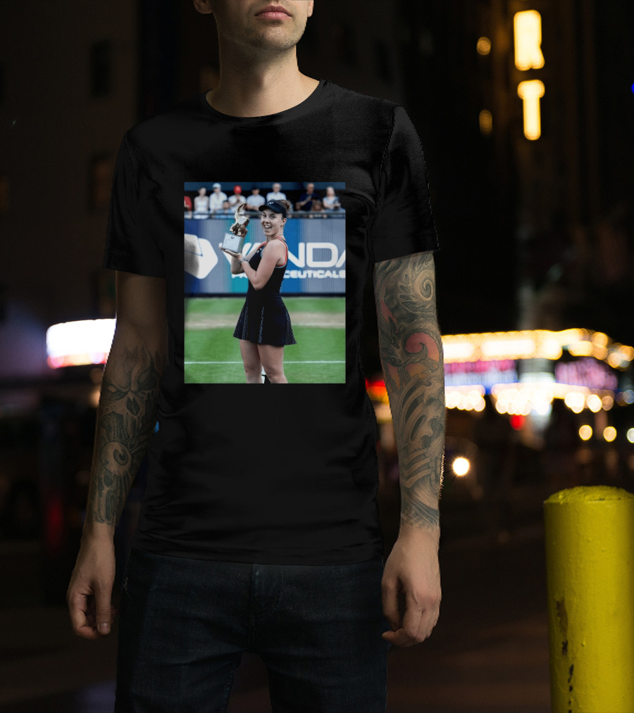 Linda Wins Tennis Title Holding Trophy On Grass Court T-Shirt