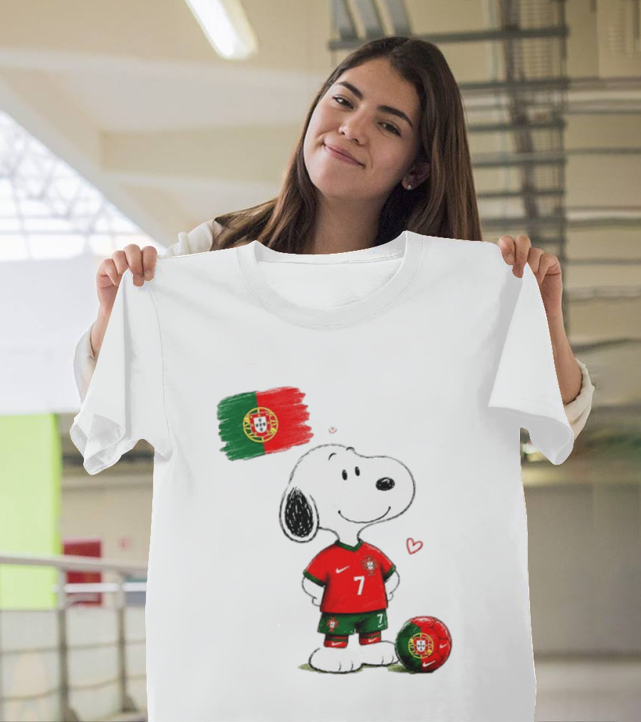Cristiano Ronaldo Snoopy Portugal Football Number 7 Nike T-Shirt