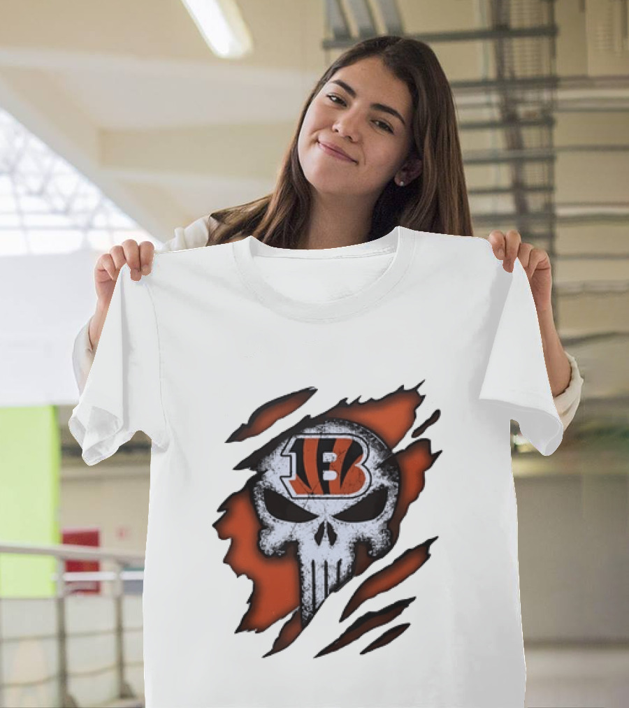 Cincinnati Bengals Punisher Skull Ripped T-Shirt