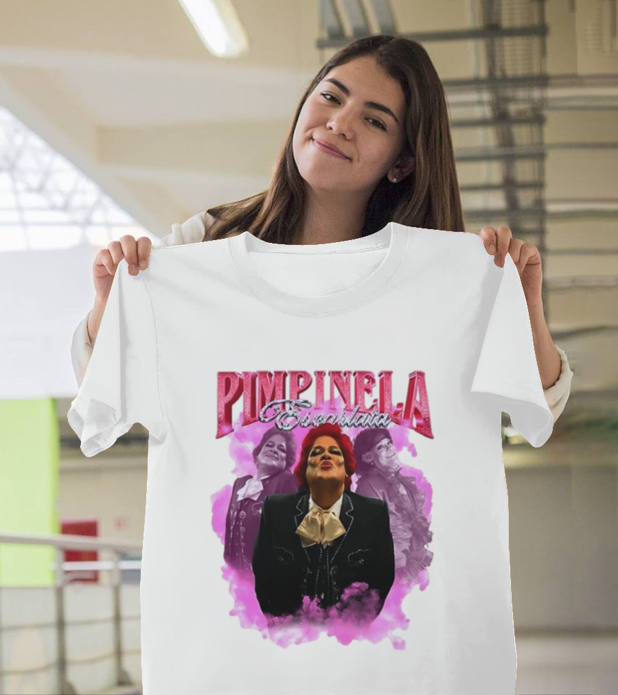 Pimpinela Escarlata Kissing Pose With Pink Smoke Backdrop T-Shirt