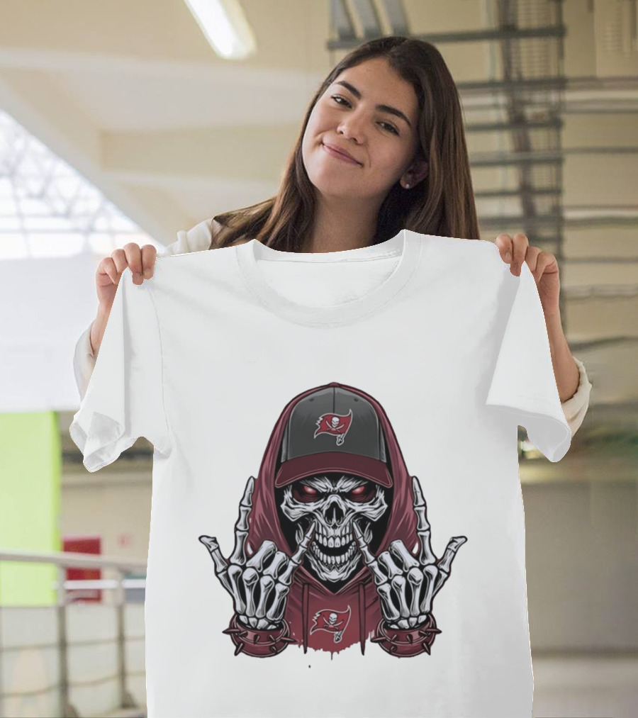Buccaneers Skeleton Rock On Pirate T-Shirt