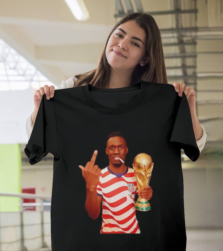 Folarin Balogun USA National Team Smoking Middle Finger World Cup Trophy T-Shirt