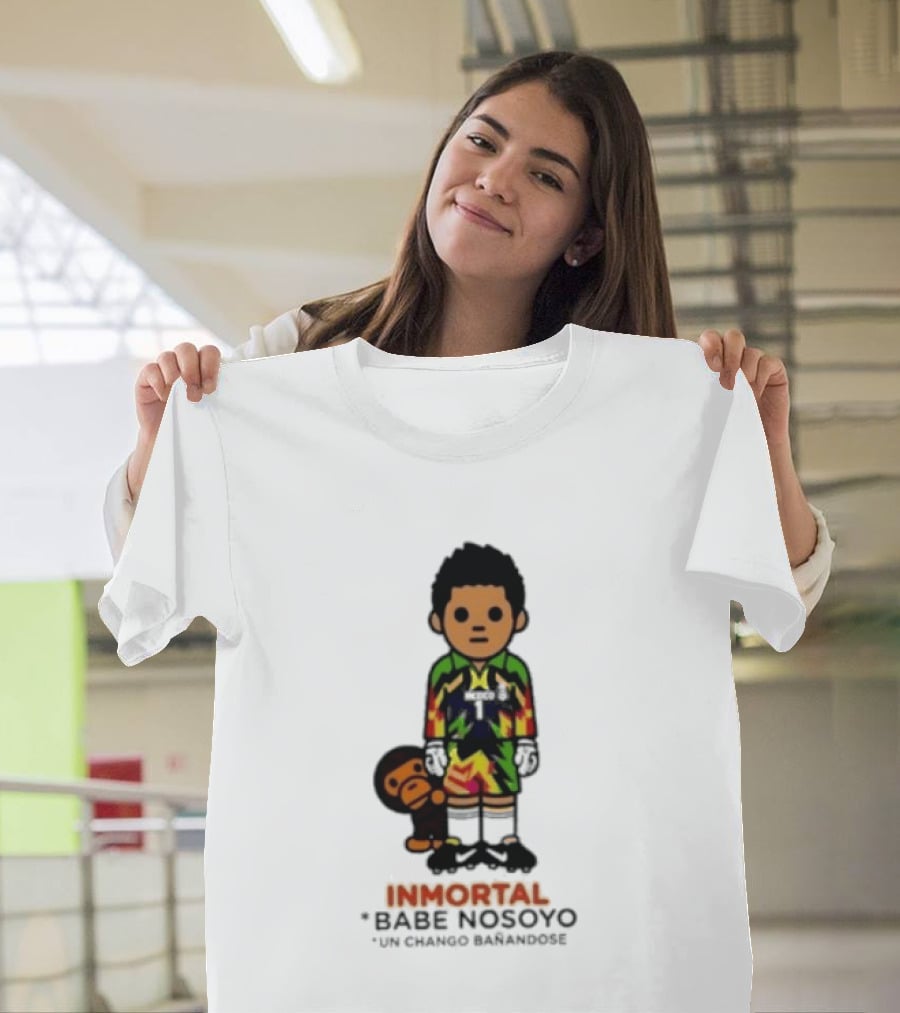Jorge Campos Inmortal Babe Nosoyo Un Chango Bañandose Colorful Soccer Legend And Monkey T-Shirt